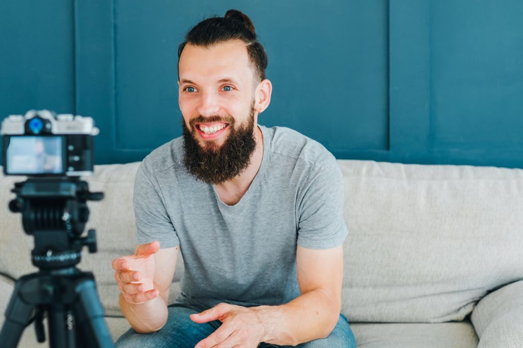 Social media influencer agency Dubai managing influencer campaigns in UAE